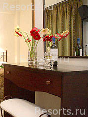 Loizos Hotel 10